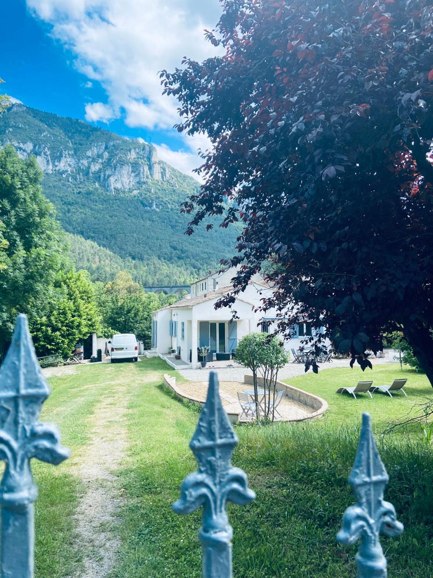 Private Riverside Villa With Breathtaking Views Axat Zewnętrze zdjęcie